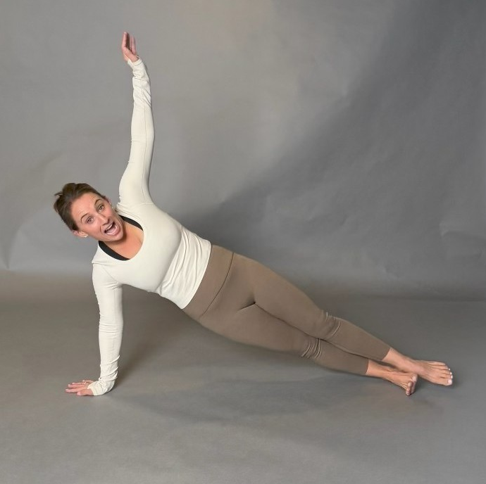 Angela performing a dynamic side plank - Building the foundation